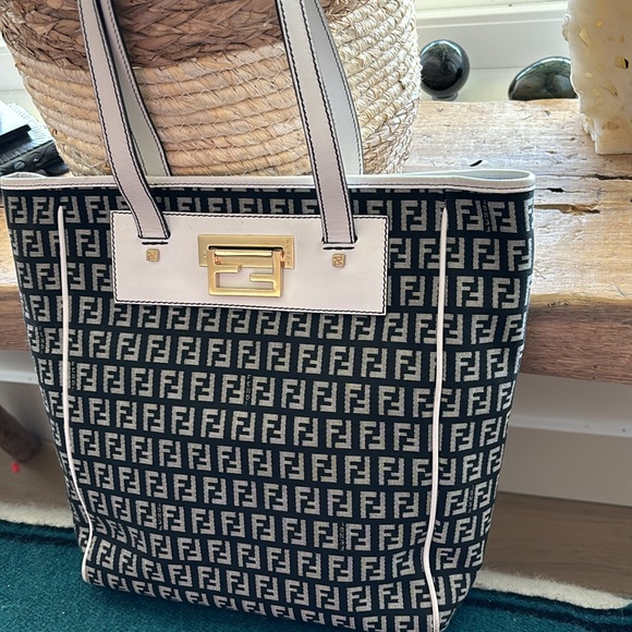 Fendi Tote Bag Rare - Picture 1 of 16
